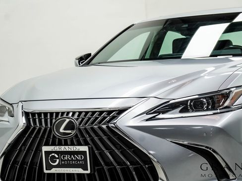 Used 2022 Lexus ES 350 w/ Premium Package image 2