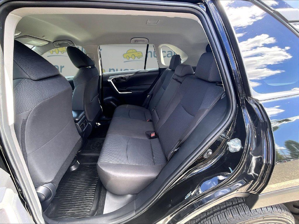 Used 2025 Toyota RAV4 LE AWD/4WD image 15