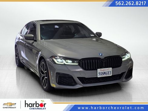 Used 2022 BMW 530e w/ Premium Package image 1