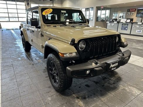 Used 2022 Jeep Gladiator Sport image 4