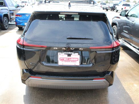 Used 2026 Toyota RAV4 XSE w/ Panoramic Sun Roof Package AWD/4WD image 8