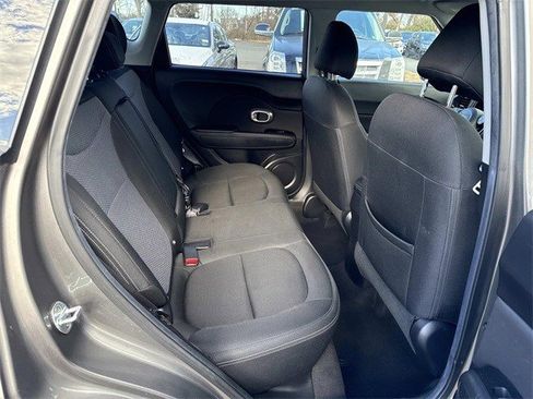 Used 2017 Kia Soul + image 11
