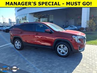 Used 2024 GMC Terrain SLE video 1
