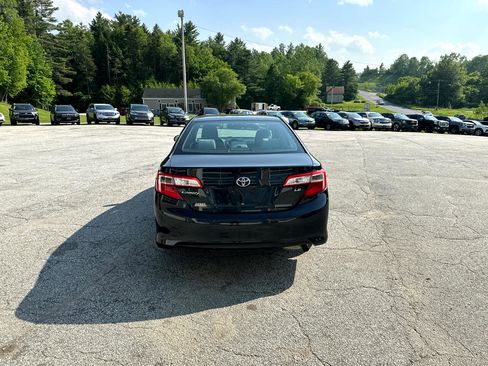 Used 2014 Toyota Camry SE image 5