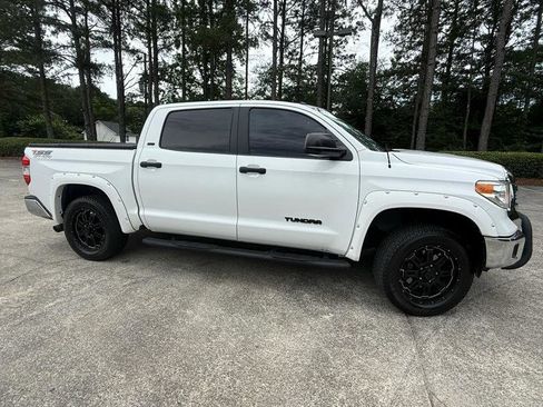 Used 2017 Toyota Tundra SR5 w/ SR5 Upgrade Package RWD image 3