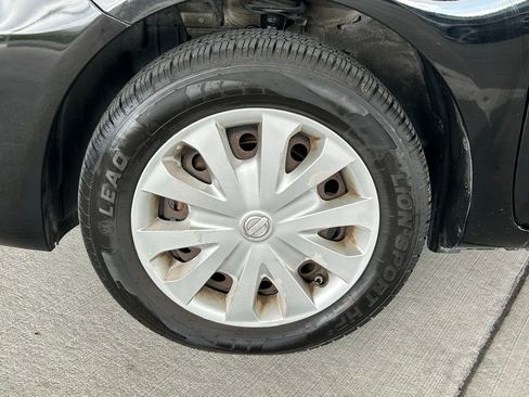 Used 2016 Nissan Versa SV image 25