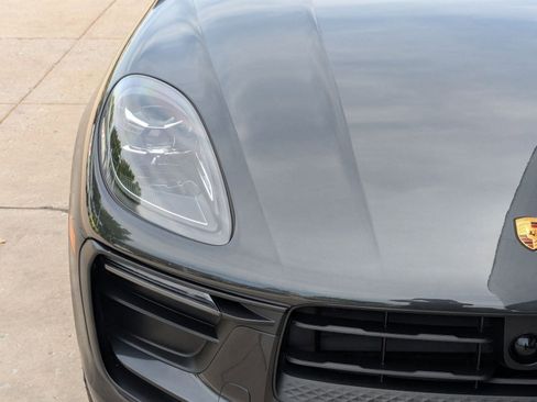 Certified 2026 Porsche Macan image 12