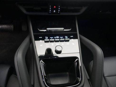 Certified 2026 Porsche Cayenne AWD/4WD image 51
