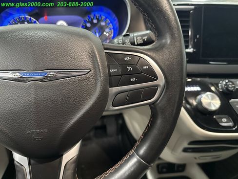 Used 2018 Chrysler Pacifica Touring-L Plus image 29