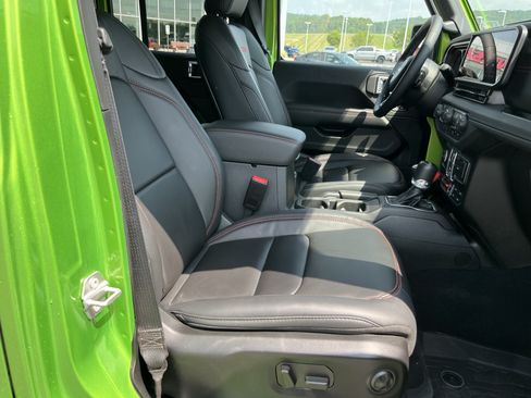 Used 2025 Jeep Wrangler Unlimited Rubicon w/ Safety Group AWD/4WD image 3