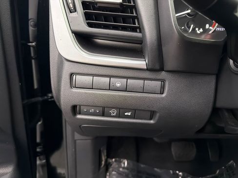 Used 2023 Nissan Rogue SV w/ SV Premium B Package image 33