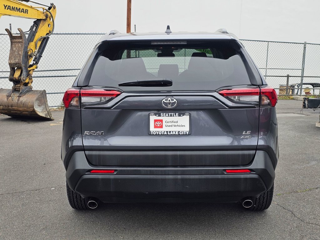 Certified 2021 Toyota RAV4 LE AWD/4WD image 6