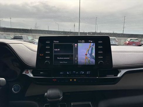 Certified 2021 Toyota Sienna Platinum image 18