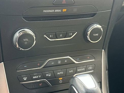 Used 2017 Ford Edge SEL w/ Equipment Group 201A image 29