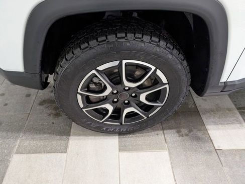 Used 2025 Jeep Compass Trailhawk image 7