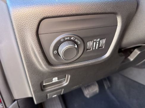 Used 2023 Jeep Grand Cherokee Laredo w/ Luxury Tech Group I image 15