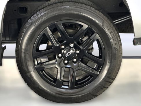 Used 2022 Chevrolet Silverado 1500 Custom w/ LPO, Blackout Package image 11