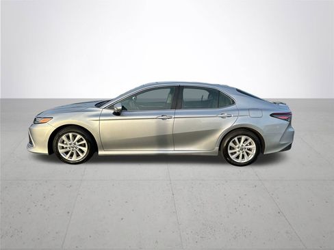 Used 2023 Toyota Camry LE image 11