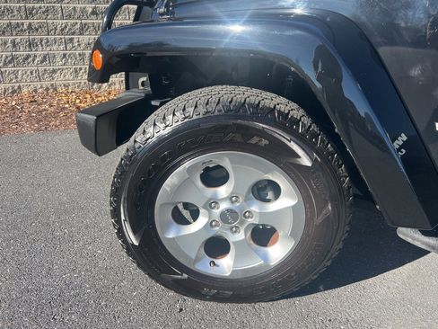 Used 2013 Jeep Wrangler Unlimited Sahara w/ Connectivity Group image 26