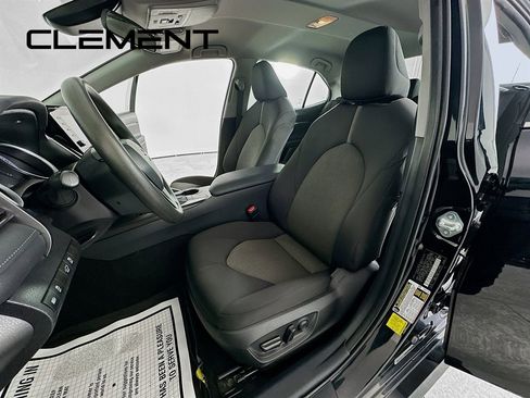 Used 2022 Toyota Camry LE image 28