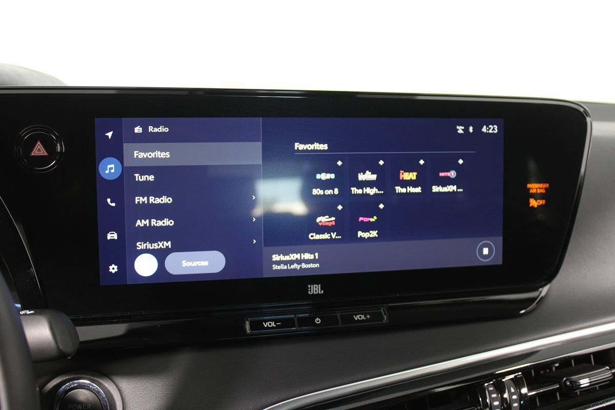 Used 2023 Toyota Mirai w/ Advanced Technology Package RWD image 24