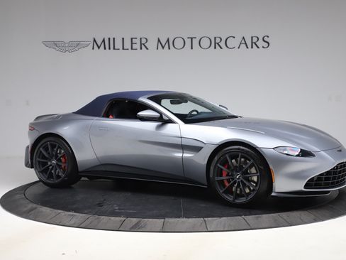 Used 2021 Aston Martin V8 Vantage Roadster RWD image 19