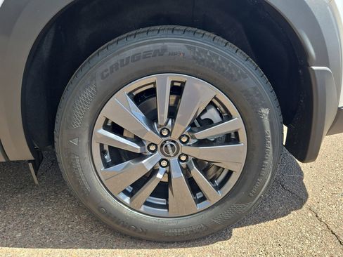 New 2026 Nissan Pathfinder SV image 12