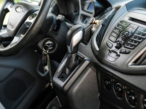 Used 2019 Ford Transit 250 130 Low Roof RWD image 18