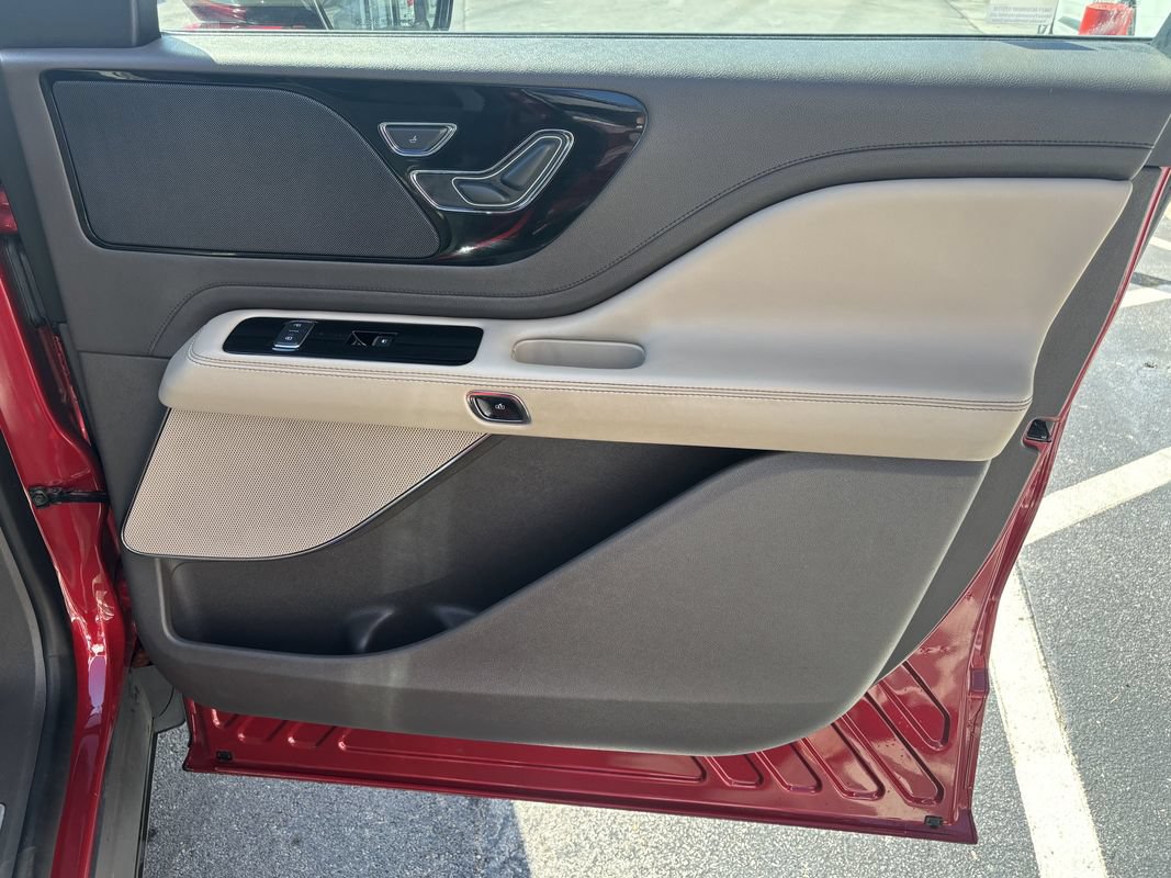 Used 2021 Lincoln Aviator 2WD w/ Elements Package image 20
