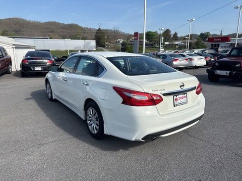 Used 2017 Nissan Altima 2.5 S w/ Power Driver Seat Package image 6