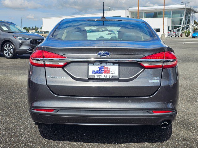 Used 2018 Ford Fusion SE w/ Fusion SE Technology Package FWD image 4