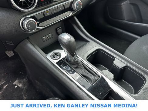 Used 2023 Nissan Sentra SV image 10