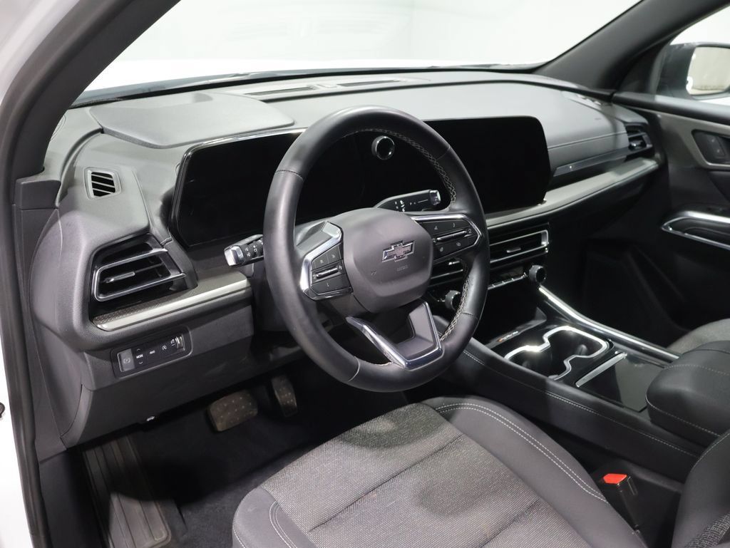 Used 2024 Chevrolet Traverse LT w/ Midnight/Sport Edition AWD/4WD image 14