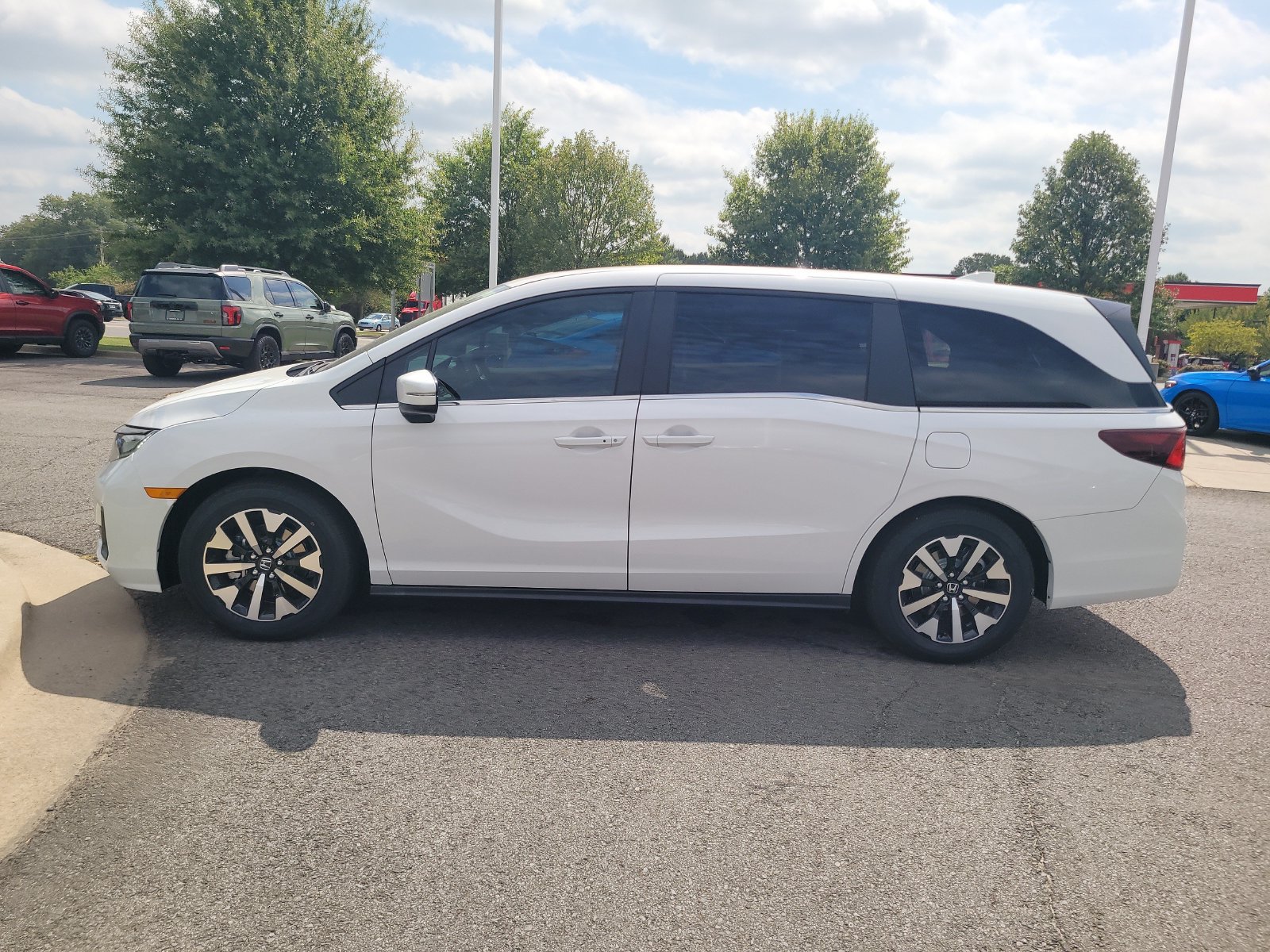 New 2027 Honda Odyssey EX-L image 6