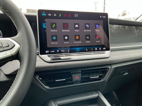 New 2026 Volkswagen Tiguan S image 18