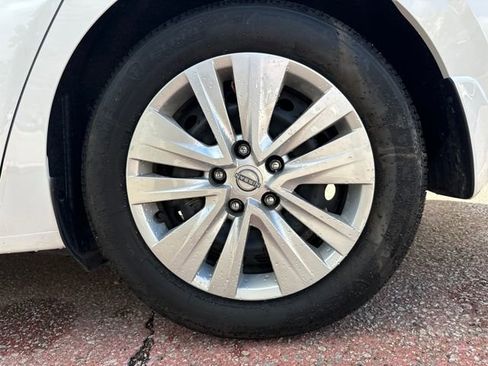 Used 2025 Nissan Sentra S image 28