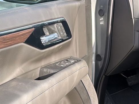 New 2026 Chevrolet Suburban Z71 w/ Comfort Package image 12