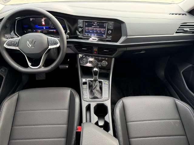 Used 2024 Volkswagen Jetta SE w/ Panoramic Sunroof Package FWD image 26