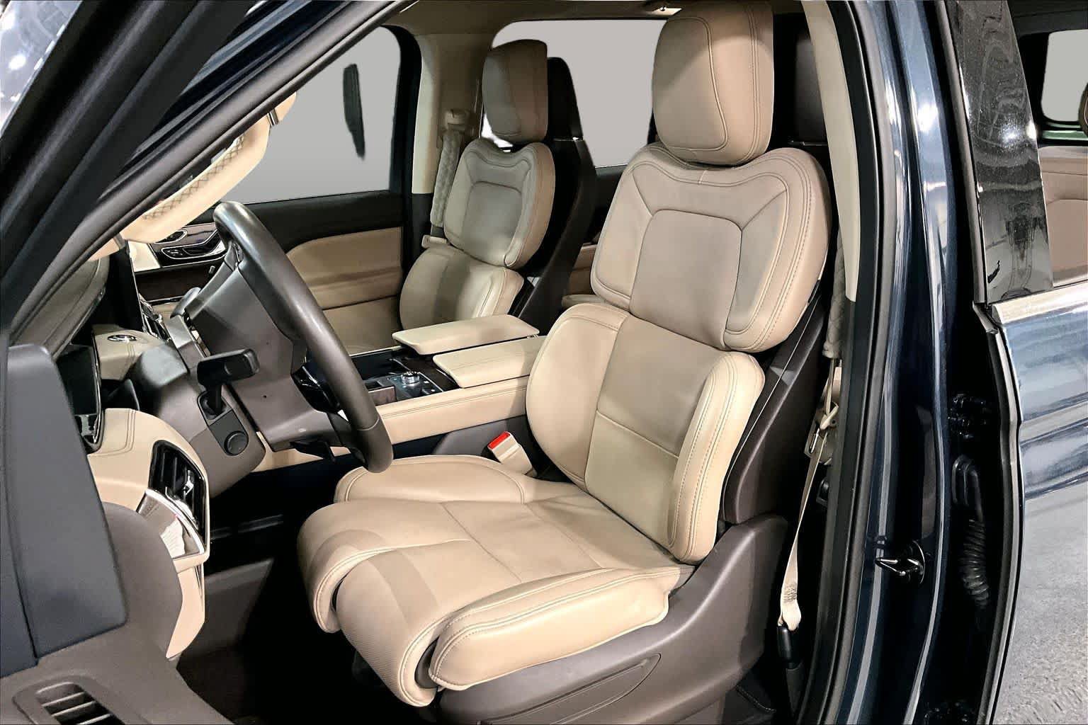Used 2022 Lincoln Navigator Reserve AWD/4WD image 8