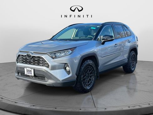 Used 2019 Toyota RAV4 XLE image 2