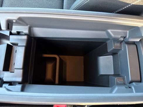 Used 2024 Nissan Rogue SV image 27