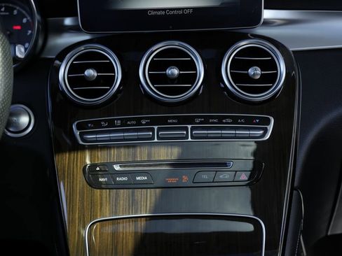 Used 2018 Mercedes-Benz GLC 300 4MATIC Coupe image 44
