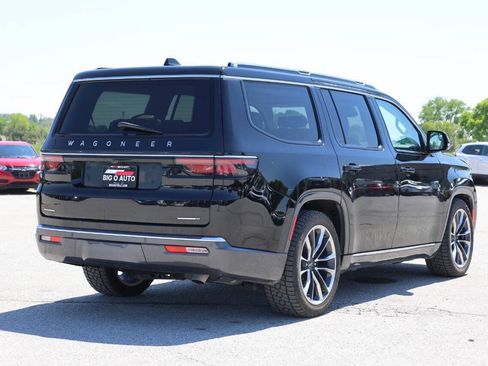Used 2022 Jeep Wagoneer Series III w/ Premium Group I AWD/4WD image 9