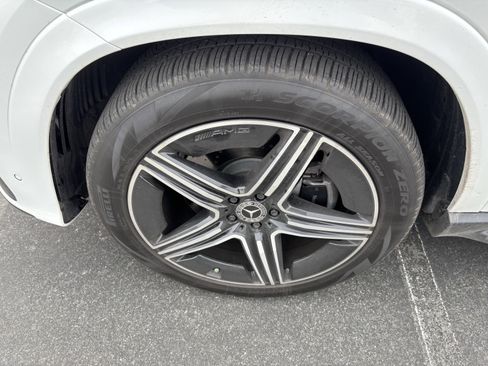 Used 2024 Mercedes-Benz GLE 450e 4MATIC image 13