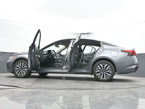 Used 2024 Nissan Altima 2.5 SV AWD/4WD image 53