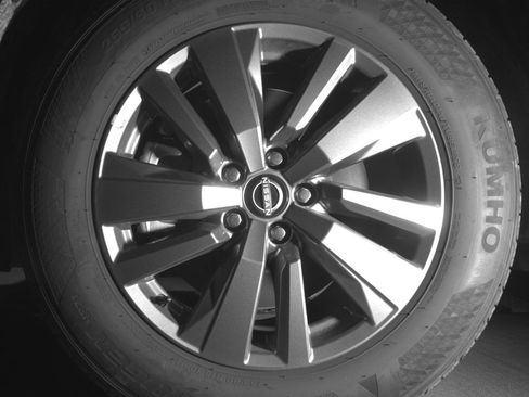 Used 2025 Nissan Pathfinder SV FWD image 12