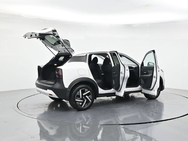 Used 2025 Nissan Kicks SV w/ SV Premium Package FWD image 51