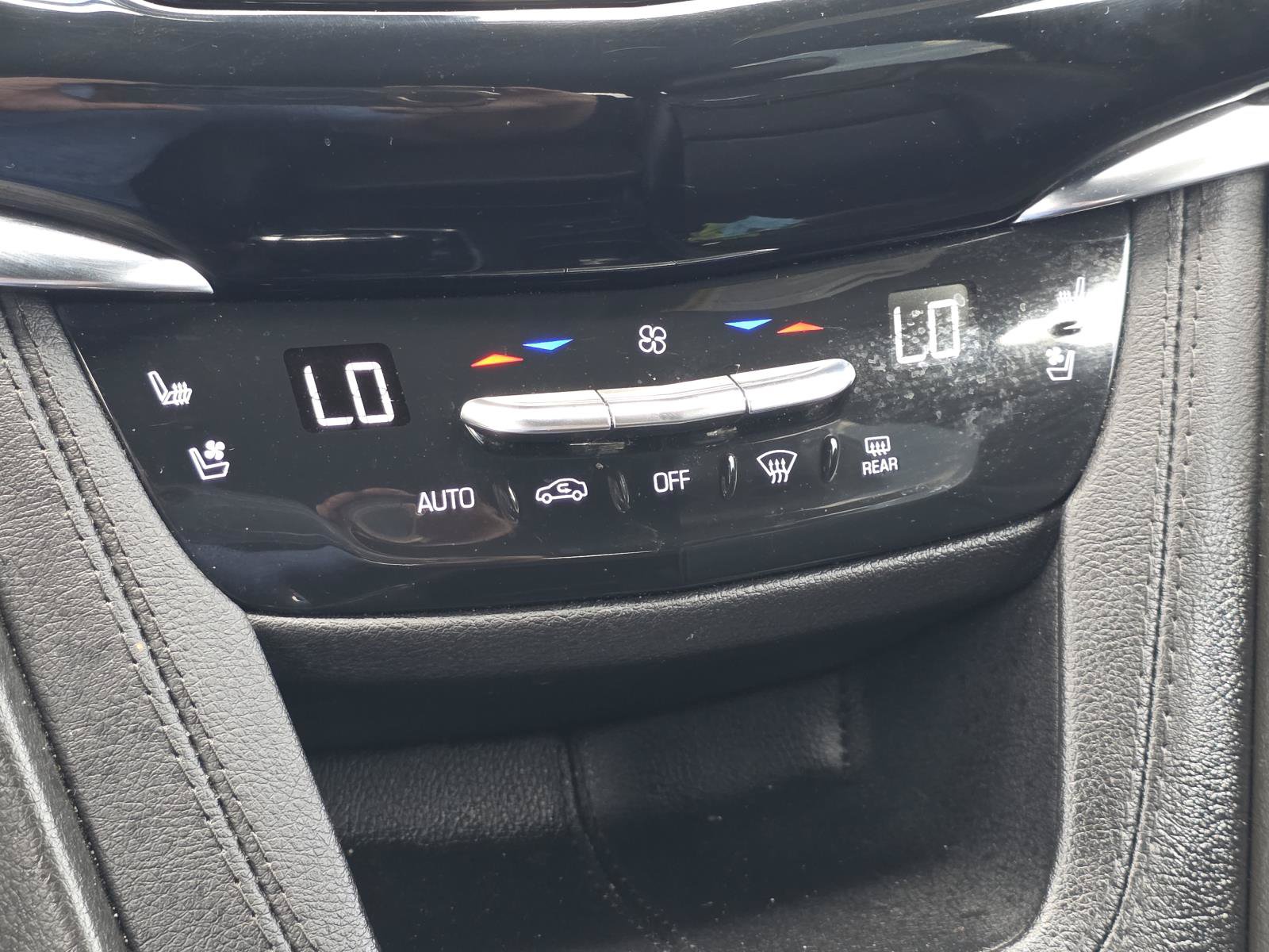 Certified 2023 Cadillac XT6 Premium Luxury FWD image 30