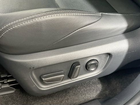 Certified 2025 Toyota 4Runner Limited AWD/4WD image 18