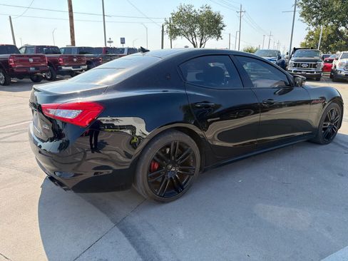Used 2018 Maserati Ghibli S RWD image 5